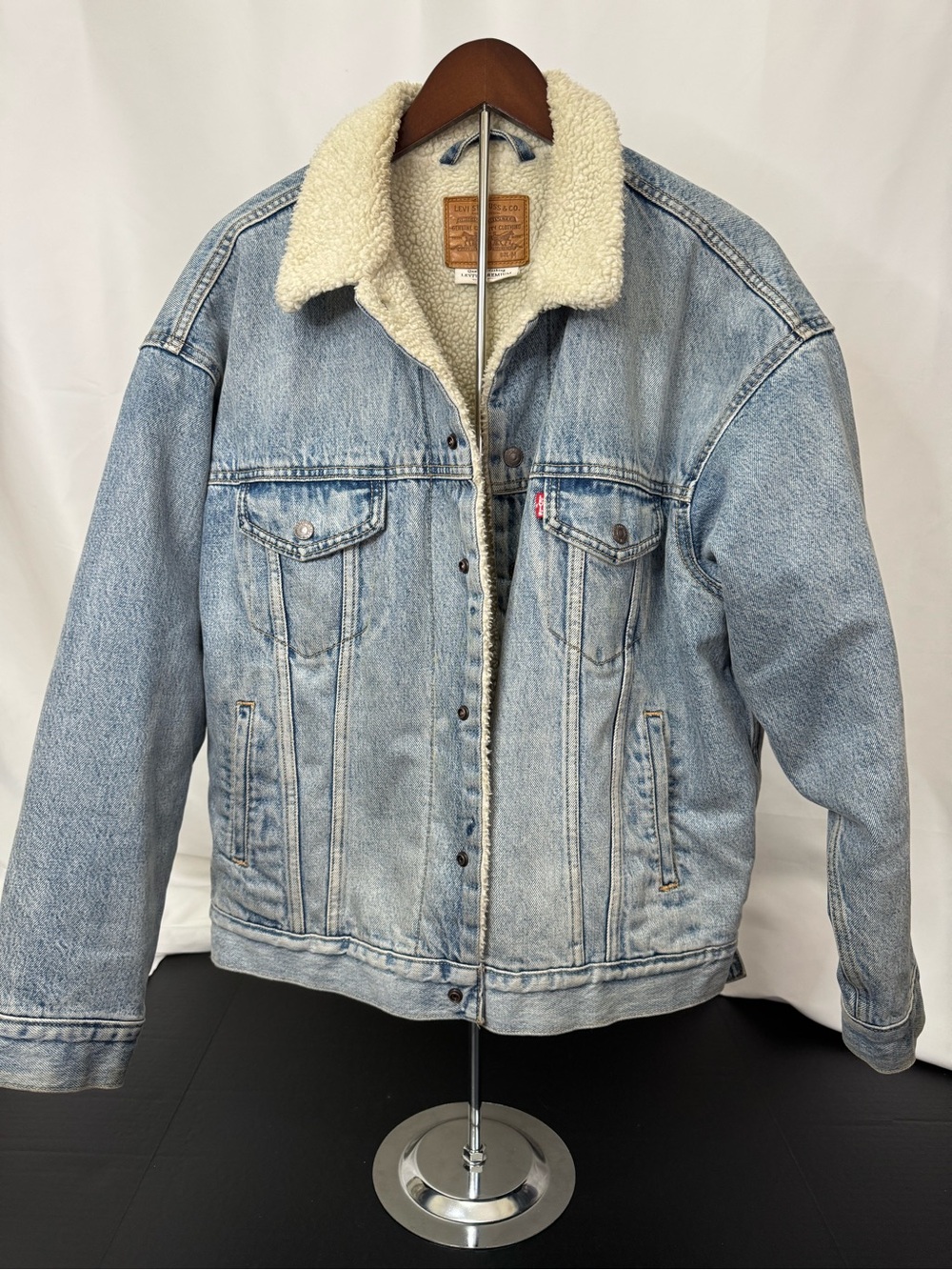Levi's Light Blue Denim Sherpa Lined Jacket men’s medium.